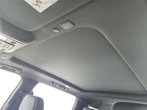Used 2021 Chevrolet Suburban Premier w/ Premium Package AWD/4WD image 23