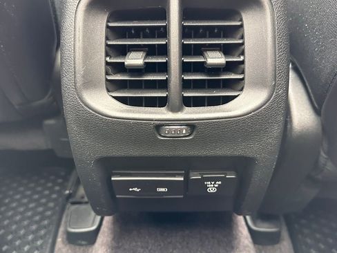 Used 2019 Jeep Cherokee Trailhawk AWD/4WD image 35