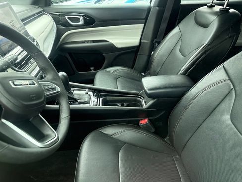 Used 2023 Jeep Compass Limited AWD/4WD image 14
