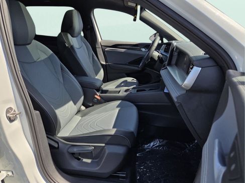New 2026 Volkswagen Tiguan SE R-Line FWD image 17
