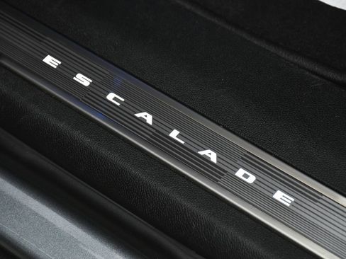 Used 2025 Cadillac Escalade Sport w/ Touring Package image 12