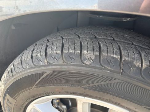 Used 2019 Dodge Grand Caravan SXT FWD image 25