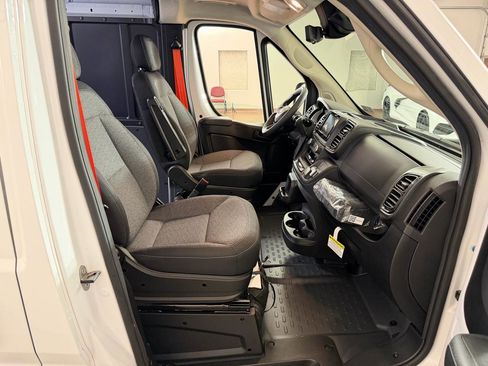 Used 2024 RAM ProMaster 2500 w/ Safety Group FWD image 28
