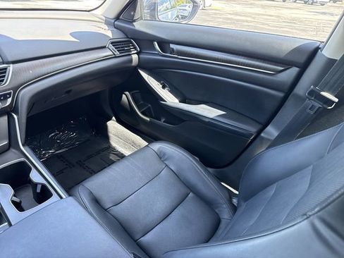 Used 2018 Honda Accord Touring image 22