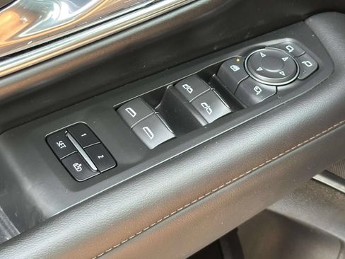 Used 2023 Chevrolet Tahoe High Country AWD/4WD image 16
