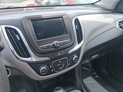 Used 2019 Chevrolet Equinox LS FWD image 13