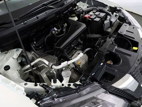 Used 2018 Nissan Rogue SL w/ Premium Package image 38