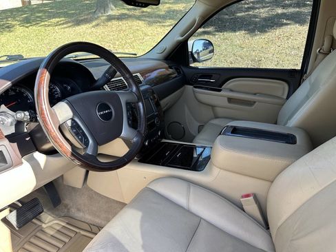 Used 2014 GMC Yukon Denali image 11