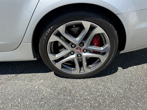 Used 2017 Chevrolet SS RWD image 17