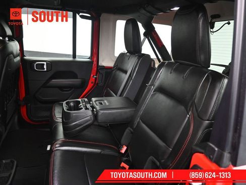 Used 2022 Jeep Wrangler Unlimited Rubicon w/ Xtreme Recon 35" Tire Package image 27