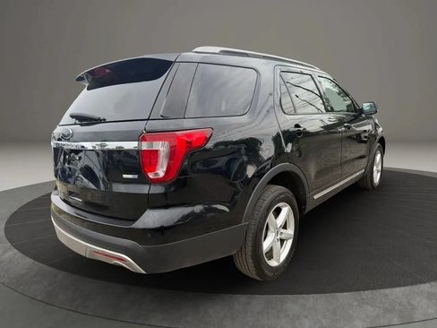 Used 2016 Ford Explorer XLT w/ Equipment Group 202A AWD/4WD image 5