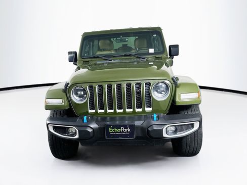 Used 2023 Jeep Wrangler Unlimited Sahara AWD/4WD image 2
