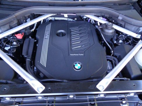 Used 2023 BMW X5 xDrive40i w/ M Sport Package AWD/4WD image 20