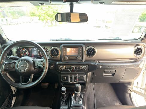 Used 2019 Jeep Wrangler Sport AWD/4WD image 11