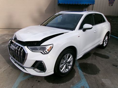 Used 2023 Audi Q3 2.0T Premium Plus w/ Premium Plus Package AWD/4WD image 1