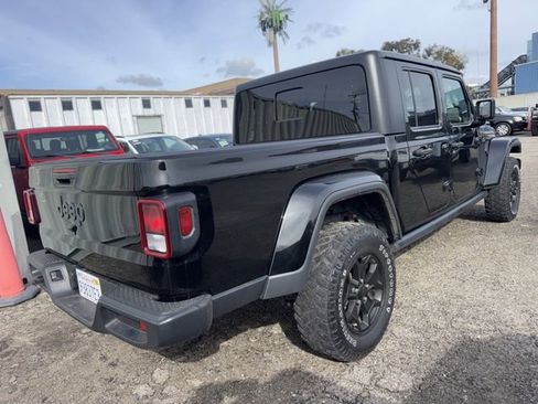 Used 2022 Jeep Gladiator Willys image 5