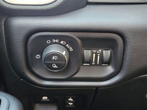 New 2026 RAM 1500 4x4 Crew Cab image 21