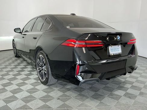 Certified 2025 BMW 530i 530i w/ M Sport Package image 7