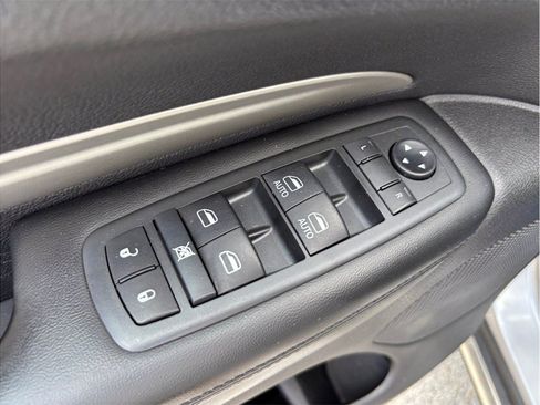 Used 2020 Dodge Durango SXT w/ 3rd Row Seating Group AWD/4WD image 17