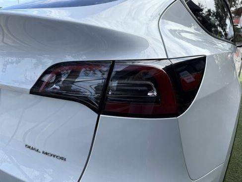 Used 2023 Tesla Model Y Long Range image 12