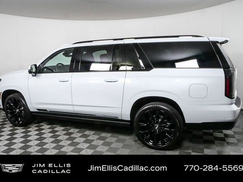 Certified 2026 Cadillac Escalade ESV Platinum Sport w/ LPO, ONYX Package AWD/4WD image 2