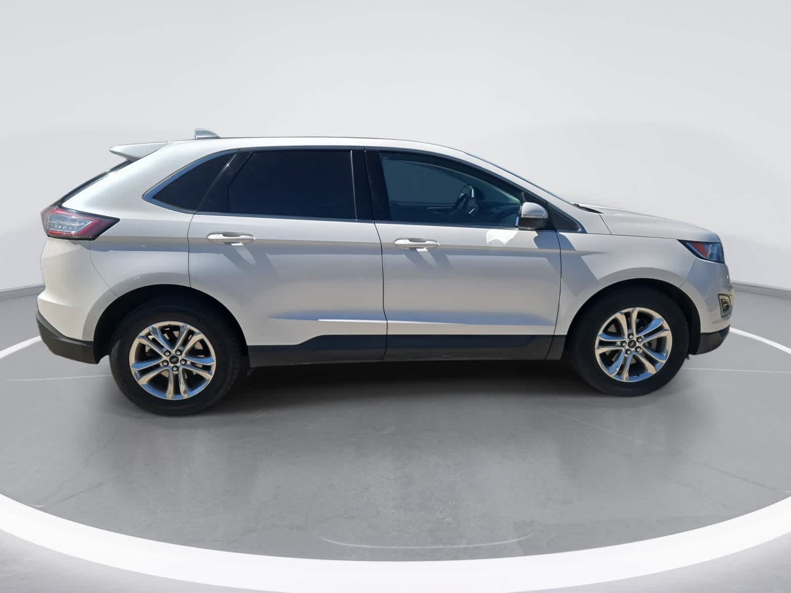 Used 2016 Ford Edge SEL w/ Equipment Group 201A FWD image 9