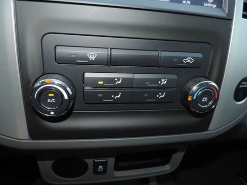 Used 2021 Nissan Frontier SV image 25