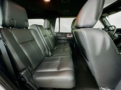 Used 2017 Ford Expedition XLT image 32
