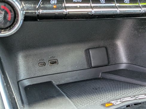 Used 2024 Chevrolet Traverse LT FWD image 31