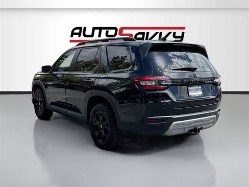 Used 2024 Honda Pilot TrailSport image 5