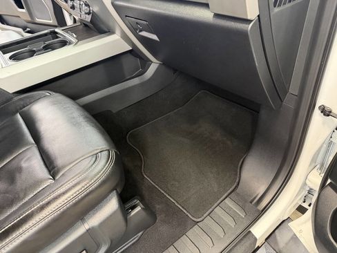 Used 2020 Ford F350 Lariat w/ Chrome Package image 42