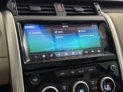 Used 2018 Land Rover Discovery HSE AWD/4WD image 24