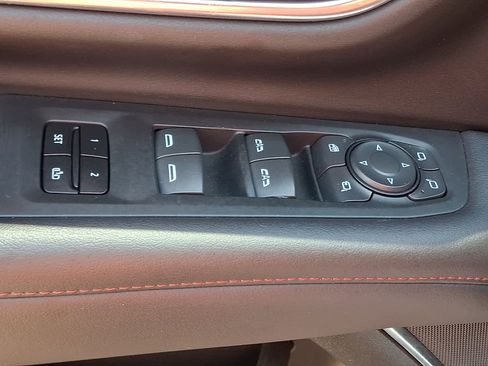 Used 2022 Chevrolet Tahoe RST w/ Luxury Package AWD/4WD image 29