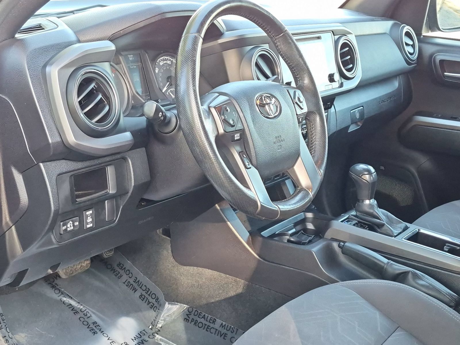 Used 2016 Toyota Tacoma TRD Off-Road AWD/4WD image 14