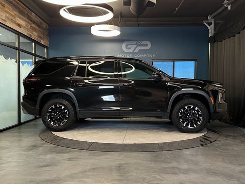 Used 2024 Chevrolet Traverse Z71 w/ Enhanced Driving Package AWD/4WD image 2