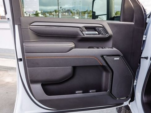 Used 2025 GMC Sierra 2500 AT4 AWD/4WD image 24