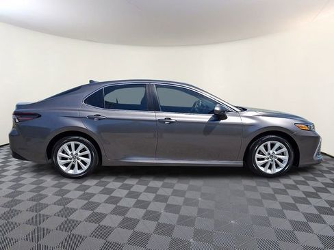 Used 2022 Toyota Camry LE image 7