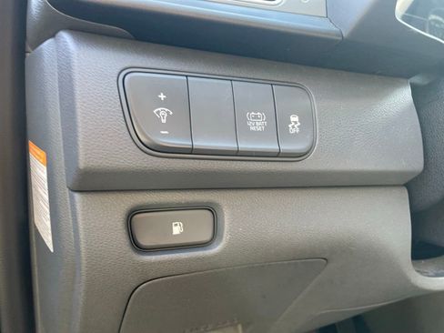 Used 2018 Kia Niro LX FWD image 12