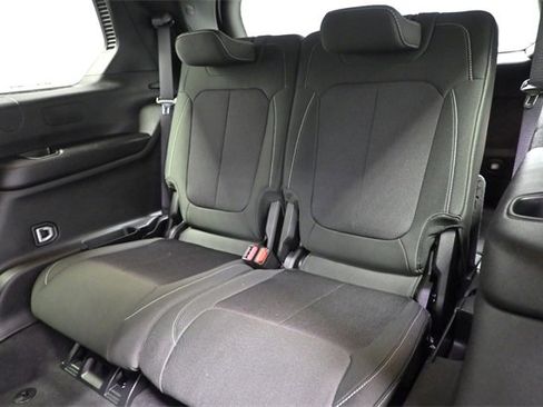 Used 2025 Jeep Grand Cherokee L Laredo image 14