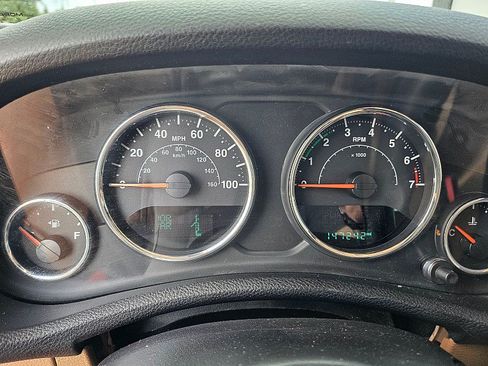 Used 2017 Jeep Wrangler Unlimited Sahara w/ Connectivity Group AWD/4WD image 9