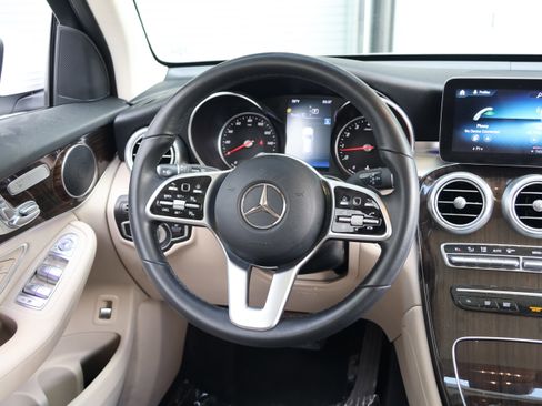 Used 2022 Mercedes-Benz GLC 300 image 17