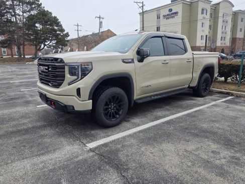 Used 2022 GMC Sierra 1500 AT4X image 2