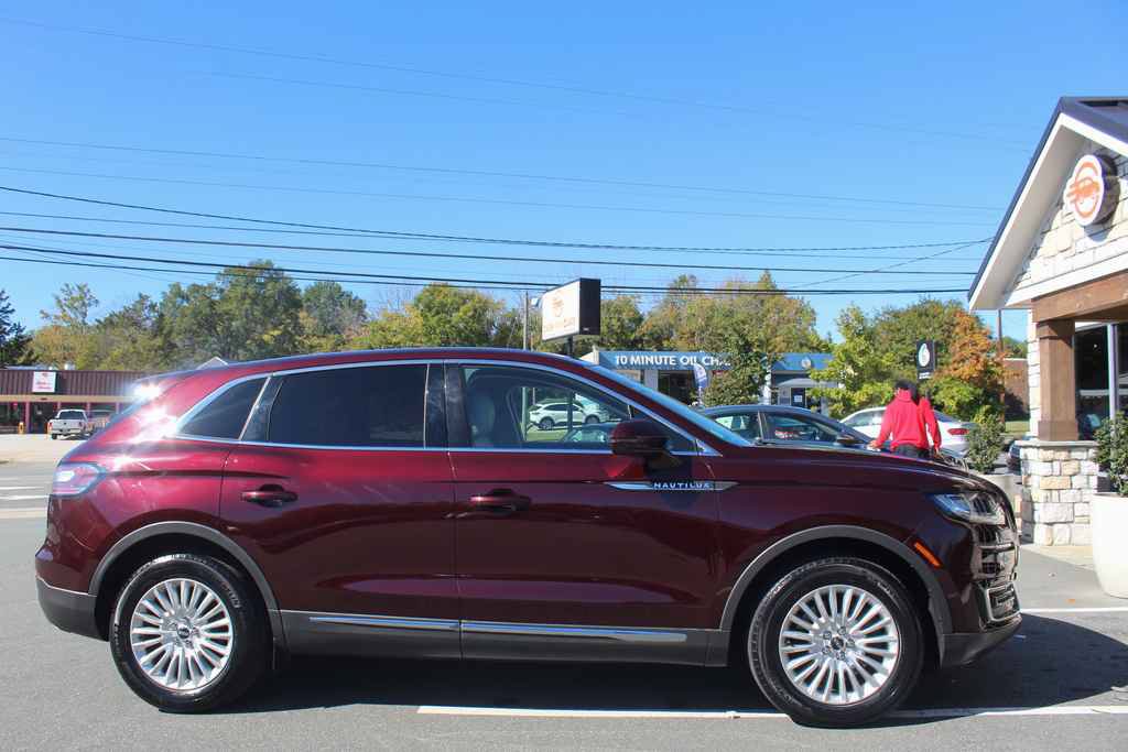 Used 2019 Lincoln Nautilus FWD image 4