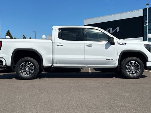 Used 2025 GMC Sierra 1500 AT4 AWD/4WD image 3