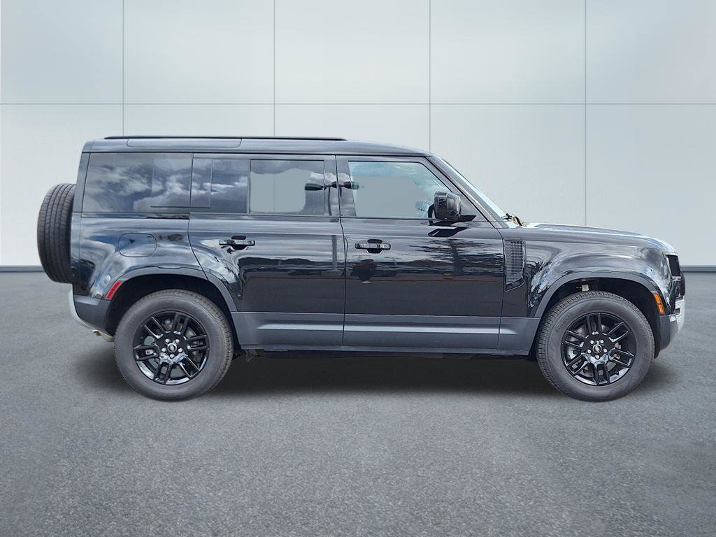 Used 2025 Land Rover Defender 110 S AWD/4WD image 2