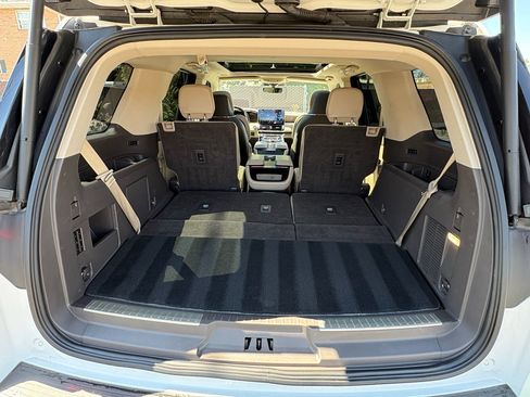 Used 2023 Lincoln Navigator Reserve AWD/4WD image 10