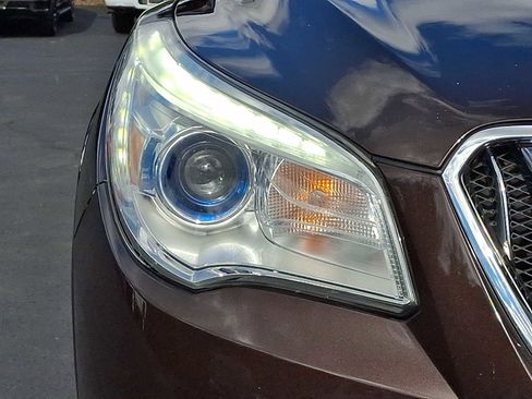 Used 2017 Buick Enclave Leather image 10