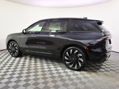 New 2026 Lincoln Nautilus Reserve image 3