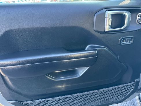 Used 2021 Jeep Wrangler Unlimited Sport w/ Technology Group image 18