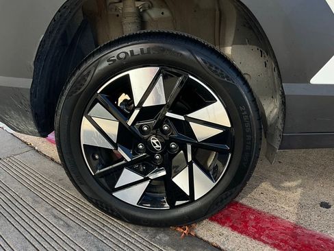 Used 2025 Hyundai Kona SEL image 9